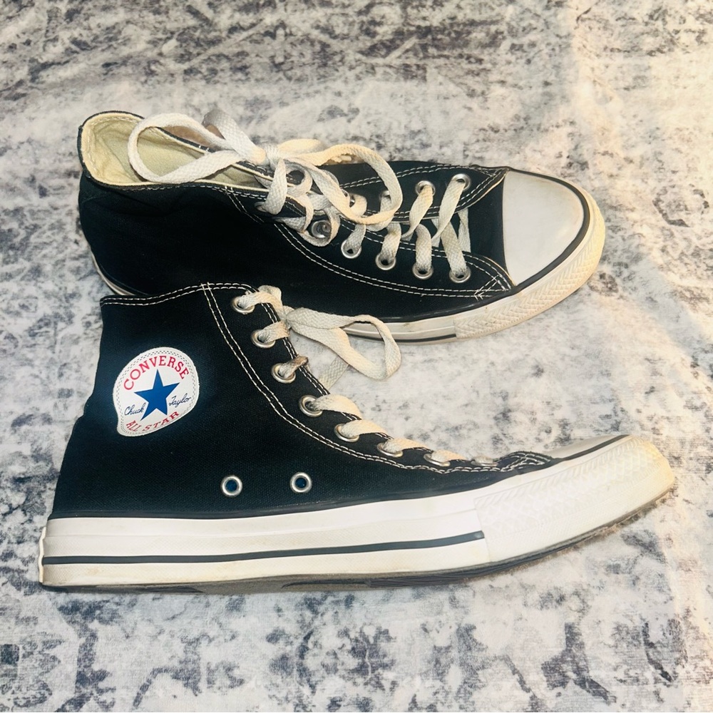 Women’s Converse Black High Top Sneakers Classic Chuck Taylor | Size 9